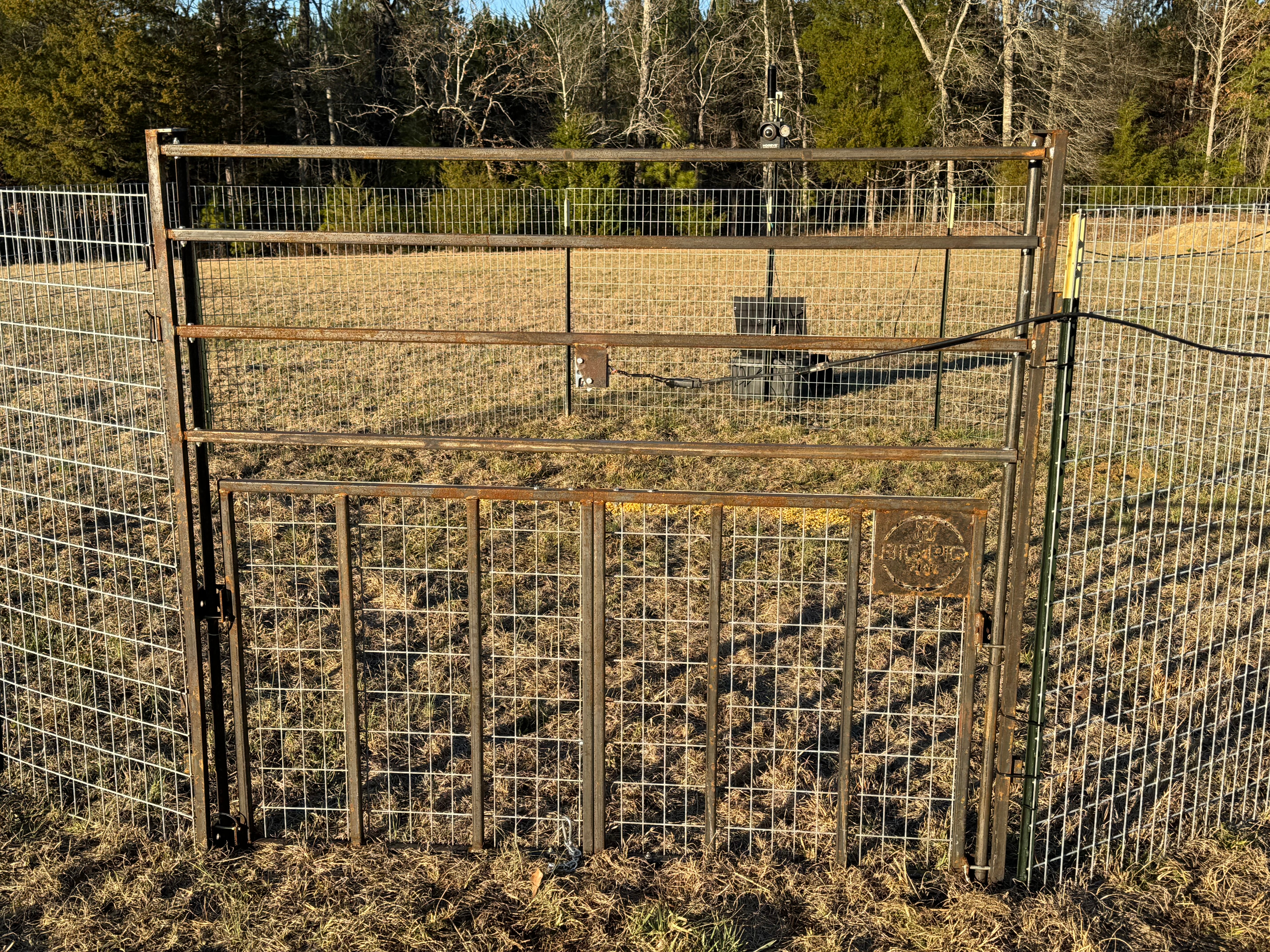 Split Gate w/HogEye Camera